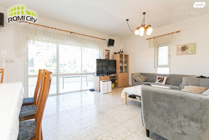 גג/ פנטהאוז, ראול ולנברג 8, רמת אשכול, חיפה