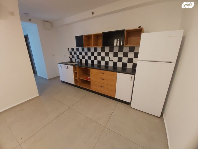 דירה, עין דור, שער פלמר, תחנת רכבת השמונה, חיפה