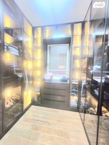 בית פרטי/ קוטג', נאות הפרחים, גן יבנה