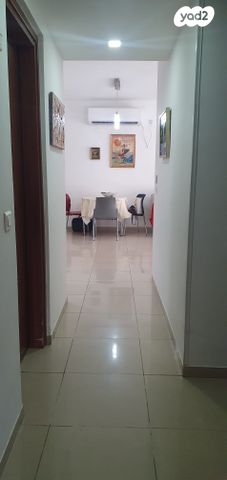 דירה, כרמל, אחוזת הנשיא, רחובות