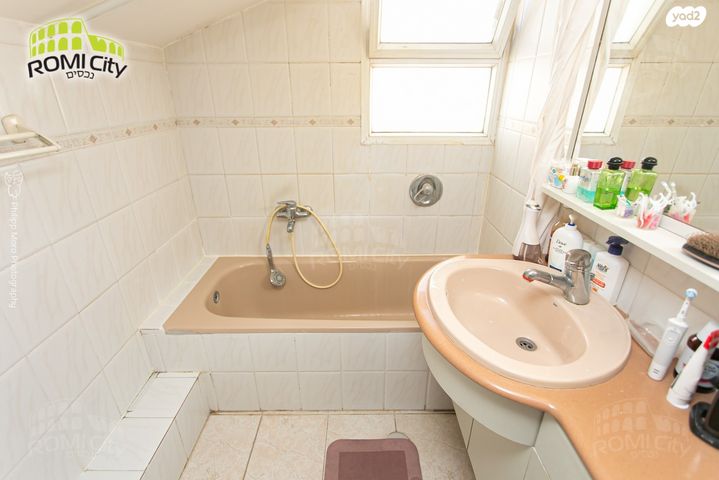 גג/ פנטהאוז, ראול ולנברג 8, רמת אשכול, חיפה