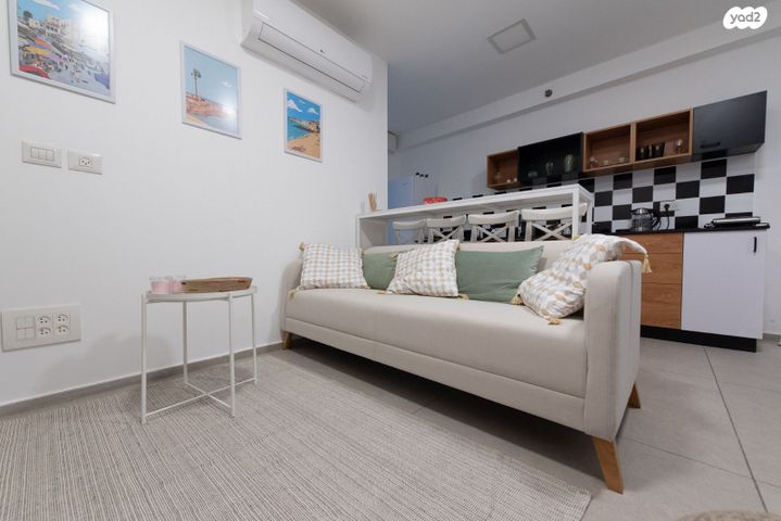 דירה, עין דור, שער פלמר, תחנת רכבת השמונה, חיפה