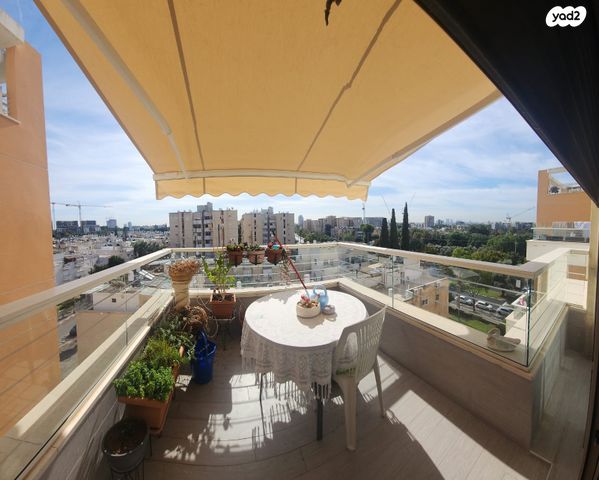 ד"ר אברהם אליהו הרכבי 