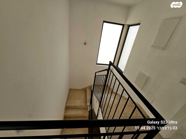 דו משפחתי, בית דגן