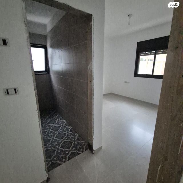 דירה, בנימין ד'ישראלי, אחוזה, חיפה