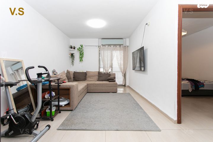 דירה, שרת, טירת כרמל