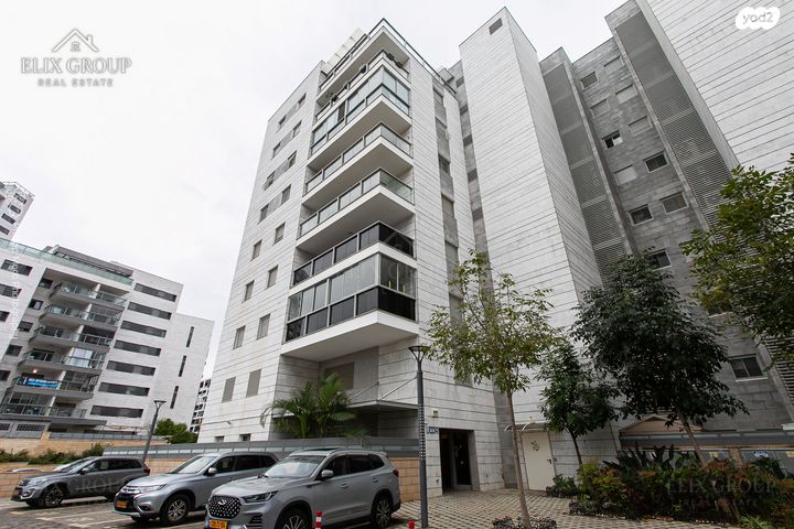 דירה, החותרים, טירת כרמל