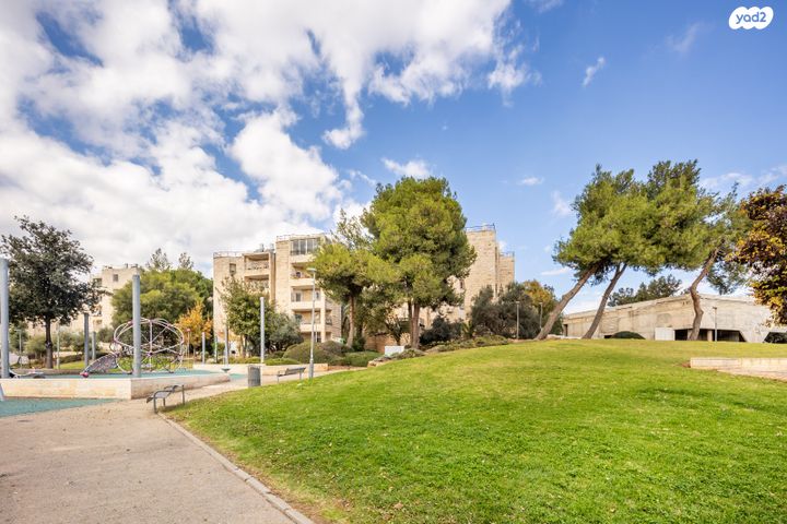 דירה, אייזיק רמבה, ארמון הנציב, תלפיות מזרח, ירושלים