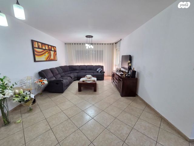 דירה, שבט נפתלי, רובע י"ב, אשדוד