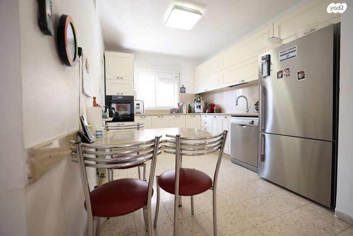 דירת גן, שכונה ה'-ו', מבשרת ציון