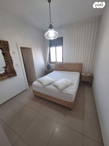 גג/ פנטהאוז, קטיף, נתיבות מערב, נתיבות