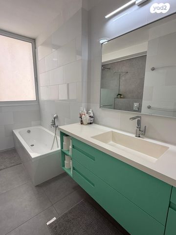 דירה, רעננה