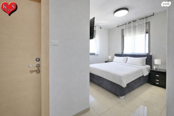 דירה, חתני פרס ישראל, באר יעקב