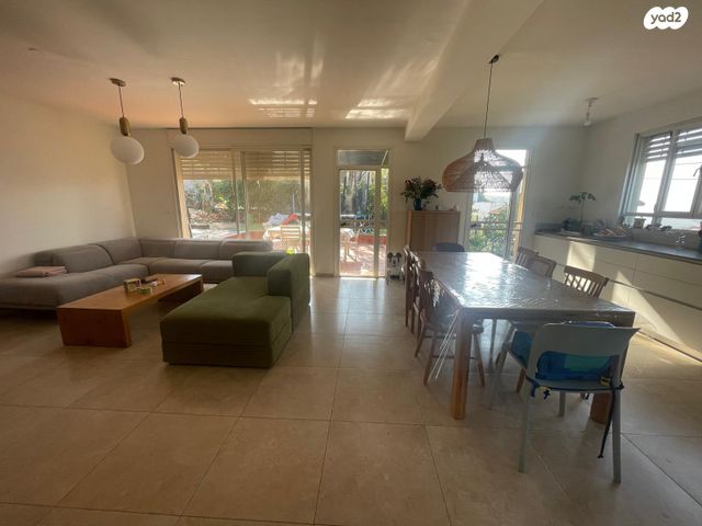 בית פרטי/ קוטג', בית אריה / עופרים