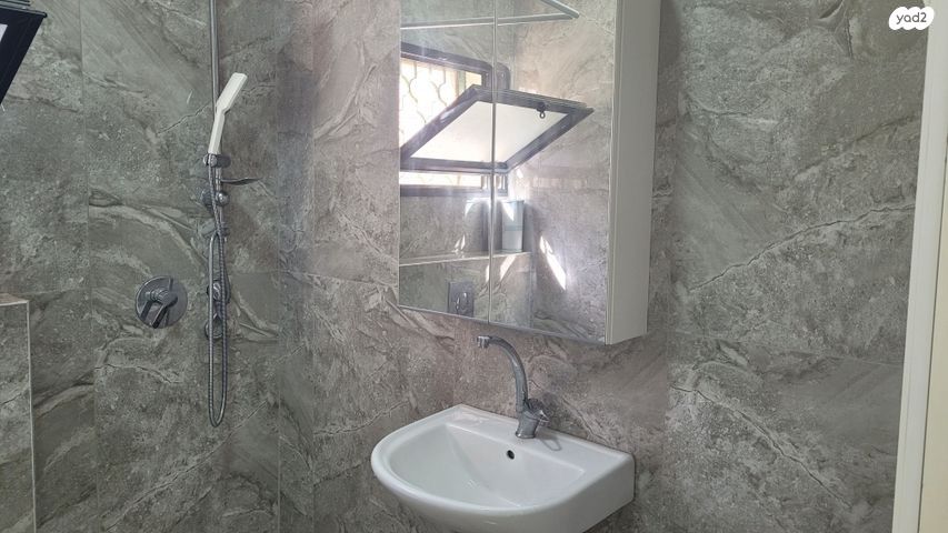 דירה, המפקד קיש 12, גבעת הרקפות, גבעת תל חי, קרית אתא