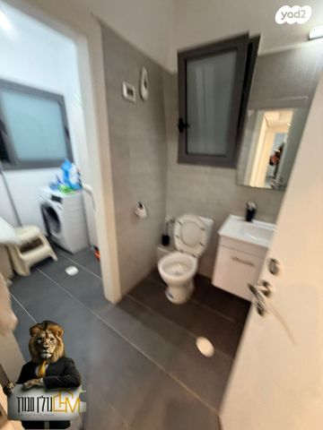 דירה, יוסף אבו, נתיבות מערב, נתיבות