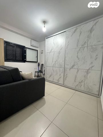 דירה, יוסי בנאי, פסגות אפק, ראש העין