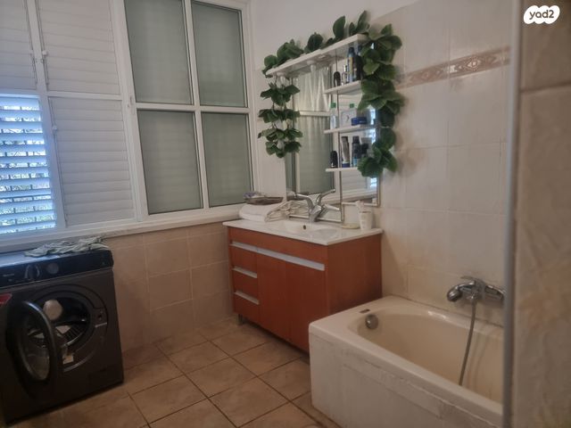 דירה, שדרות גלוסקין, ב' / צפון מערב העיר, רחובות