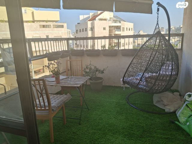 דירה, ד"ר יהודה פרח, קרית השרון, נתניה