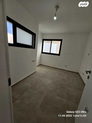 דו משפחתי, בית דגן