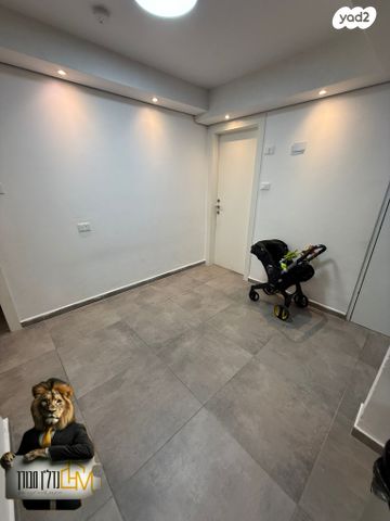 דירה, יוסף אבו, נתיבות מערב, נתיבות