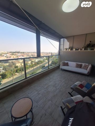 גג/ פנטהאוז, קטיף, נתיבות מערב, נתיבות