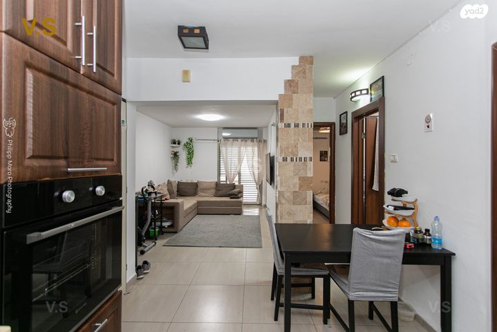 דירה, שרת, טירת כרמל