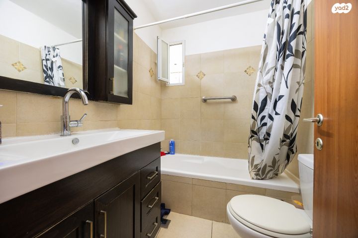 דירה, אייזיק רמבה, ארמון הנציב, תלפיות מזרח, ירושלים