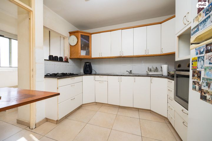 דירה, אייזיק רמבה, ארמון הנציב, תלפיות מזרח, ירושלים