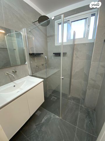 דירה, הרב אלנקווה 35, נווה ברבור, כפר שלם מערב, תל אביב יפו