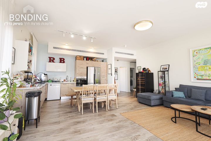 דופלקס, שכונה 11, תל מונד