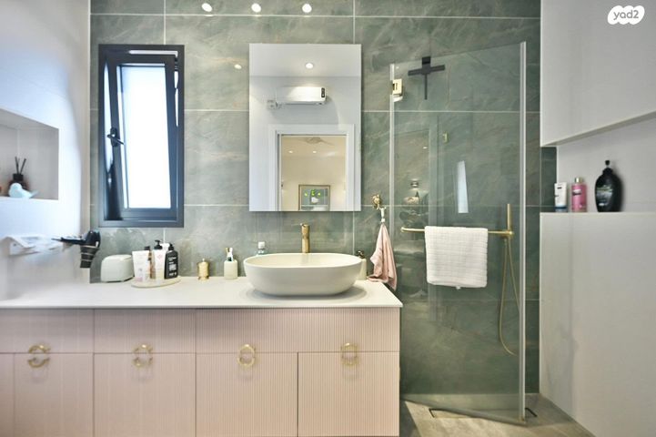 גג/ פנטהאוז, נרקיסים, ראשון לציון