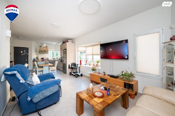 דו משפחתי, מושבה מרכז, זכרון יעקב