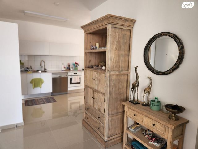 דירה, אהרון שקולניק 4, ג' / מרכז מזרח העיר, רחובות