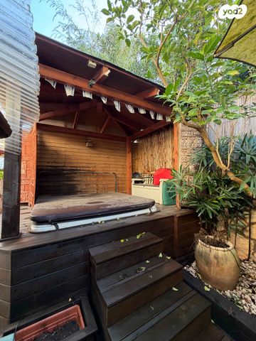 דו משפחתי, כפר יונה