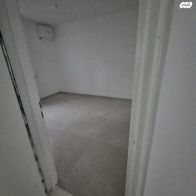 דירה, בנימין ד'ישראלי, אחוזה, חיפה