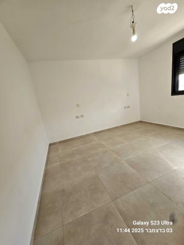 דו משפחתי, בית דגן