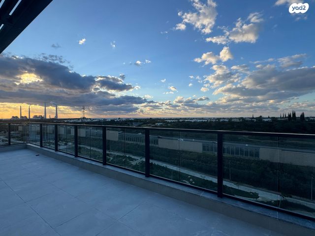 גג/ פנטהאוז, אור ים, אור עקיבא