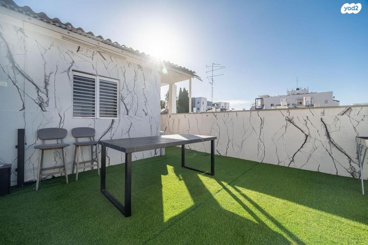 גג/ פנטהאוז, בעל שם טוב 35, מחנה יהודה, פתח תקווה