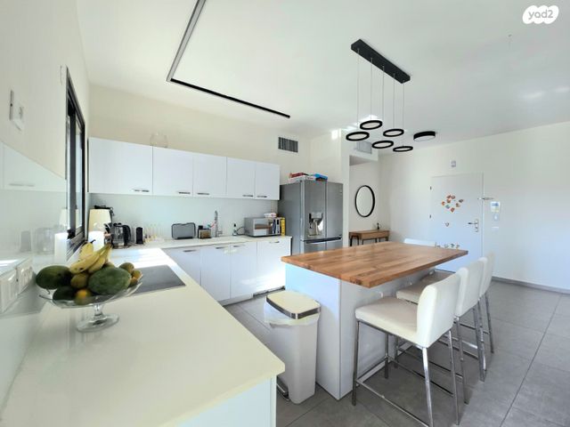 דירה, רעננה