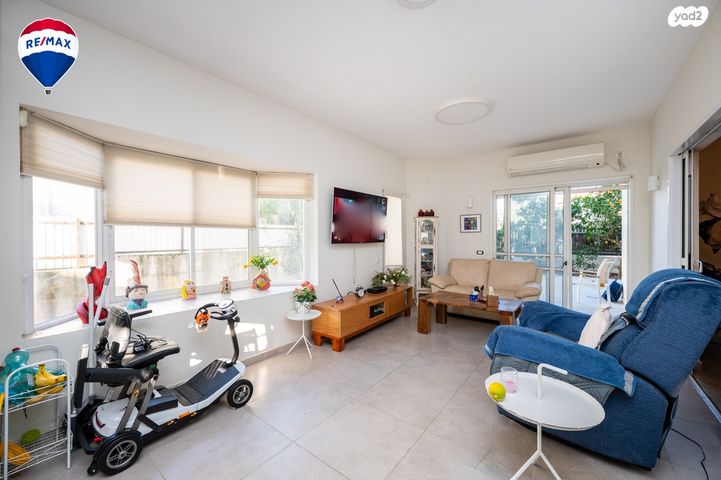 דו משפחתי, מושבה מרכז, זכרון יעקב