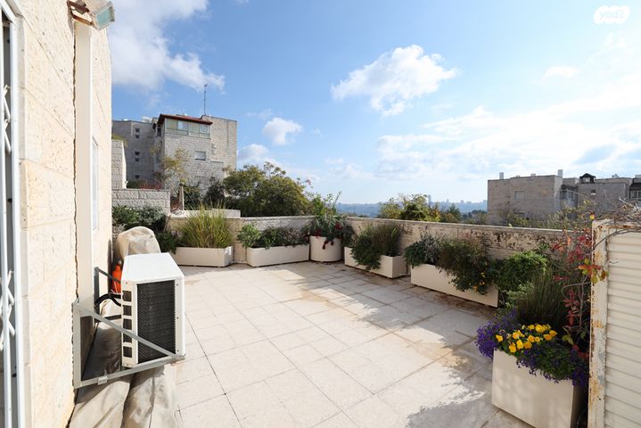 דירת גן, שכונה ה'-ו', מבשרת ציון