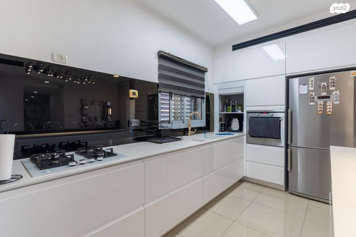 גג/ פנטהאוז, אוסקר שינדלר, רמות הרכס, באר שבע