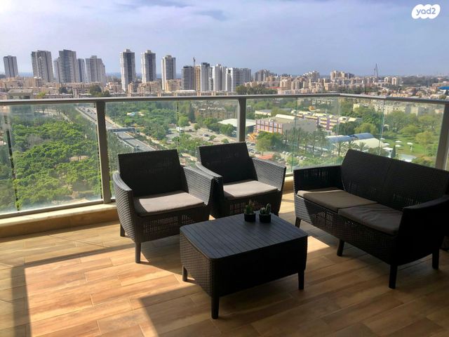 דירה, הפקאן, הפרפר, קרית ביאליק