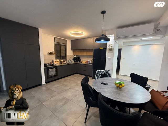 דירה, יוסף אבו, נתיבות מערב, נתיבות