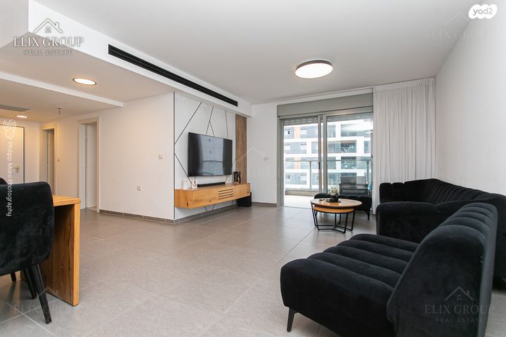 דירה, החותרים, טירת כרמל