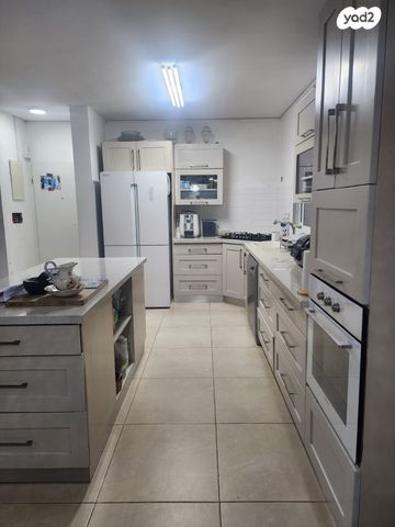 דופלקס, נחום סוקולוב, שפרינצק, רמלה