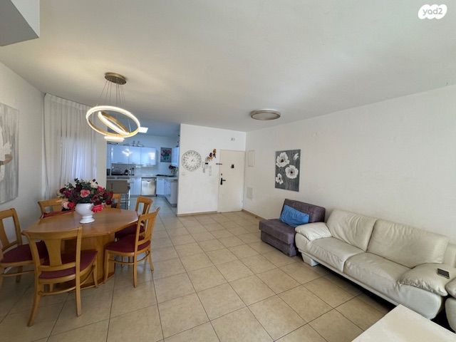 דירה, דוד טבצ'ניק, נווה גן, פתח תקווה