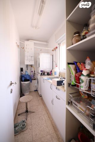 דירת גן, שכונה ה'-ו', מבשרת ציון