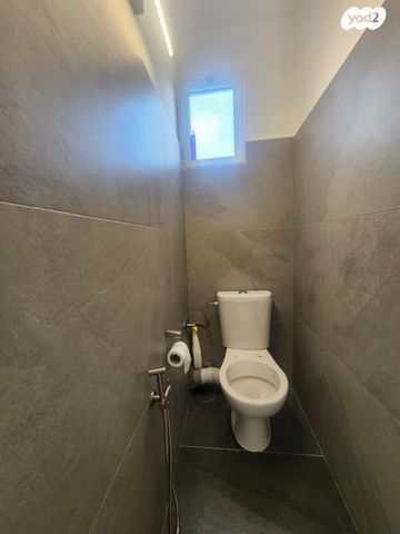 דירה, הרב אלנקווה 35, נווה ברבור, כפר שלם מערב, תל אביב יפו